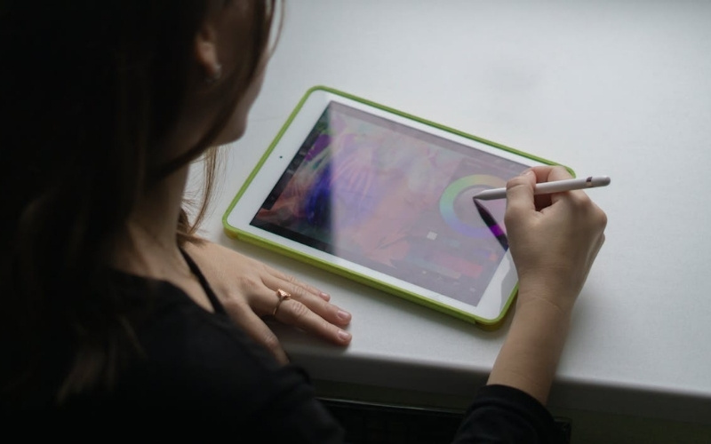 Using a free ipad to handle creative and essential daily work tasks