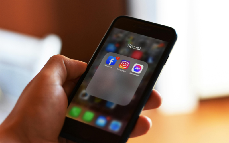 Best free government phone in texas showing a smartphone used for daily communication and social apps