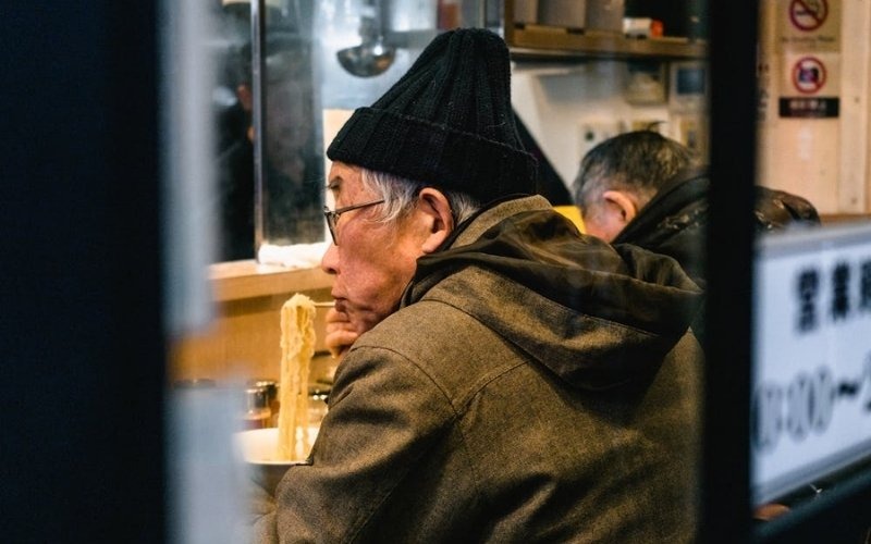 Senior eats at a local restaurant, applying RMP that answers what restaurants accept ebt near me