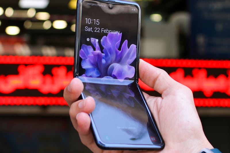 galaxy-Z-flip-government-phone