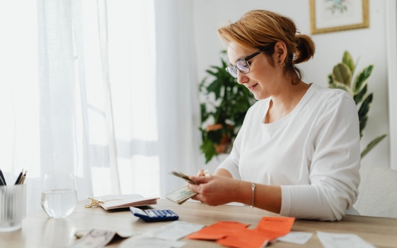 Check your household income and bills to meet the food stamp qualifications in Texas eligibility requirements.