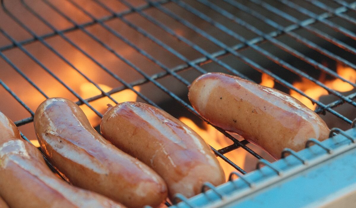 how long to cook brats on grill