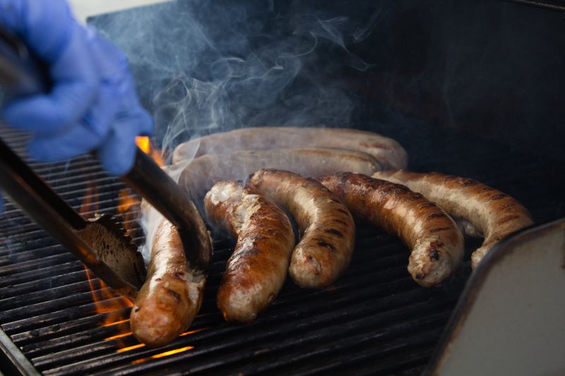 how long to cook brats on grill