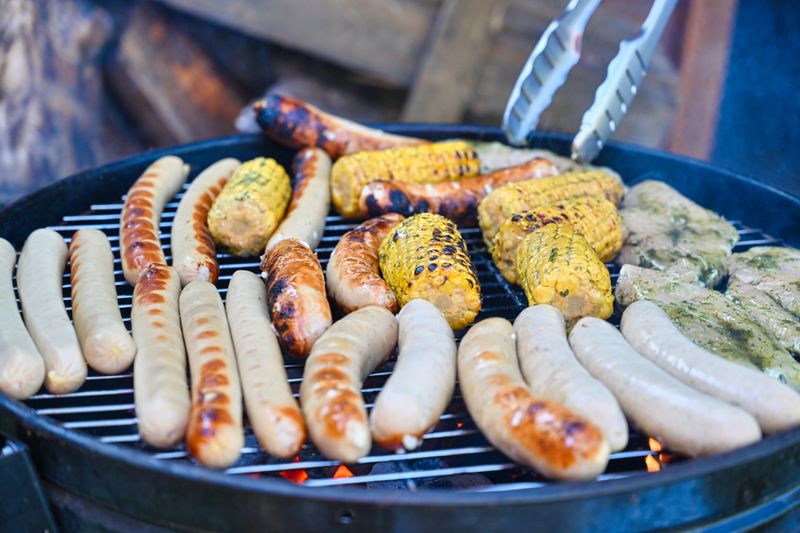 how long to grill brats