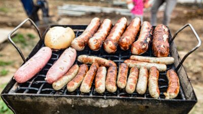 how long to grill brats