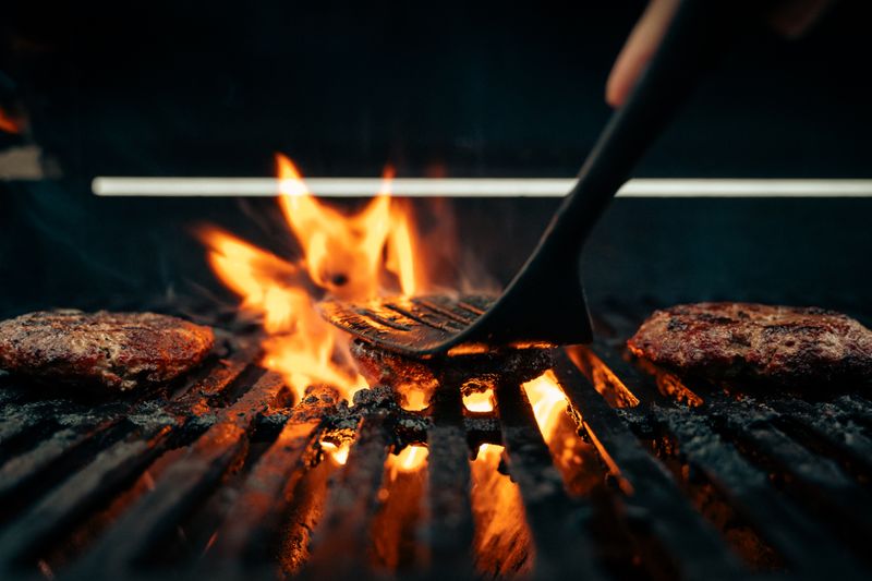 how long to grill hamburgers 3