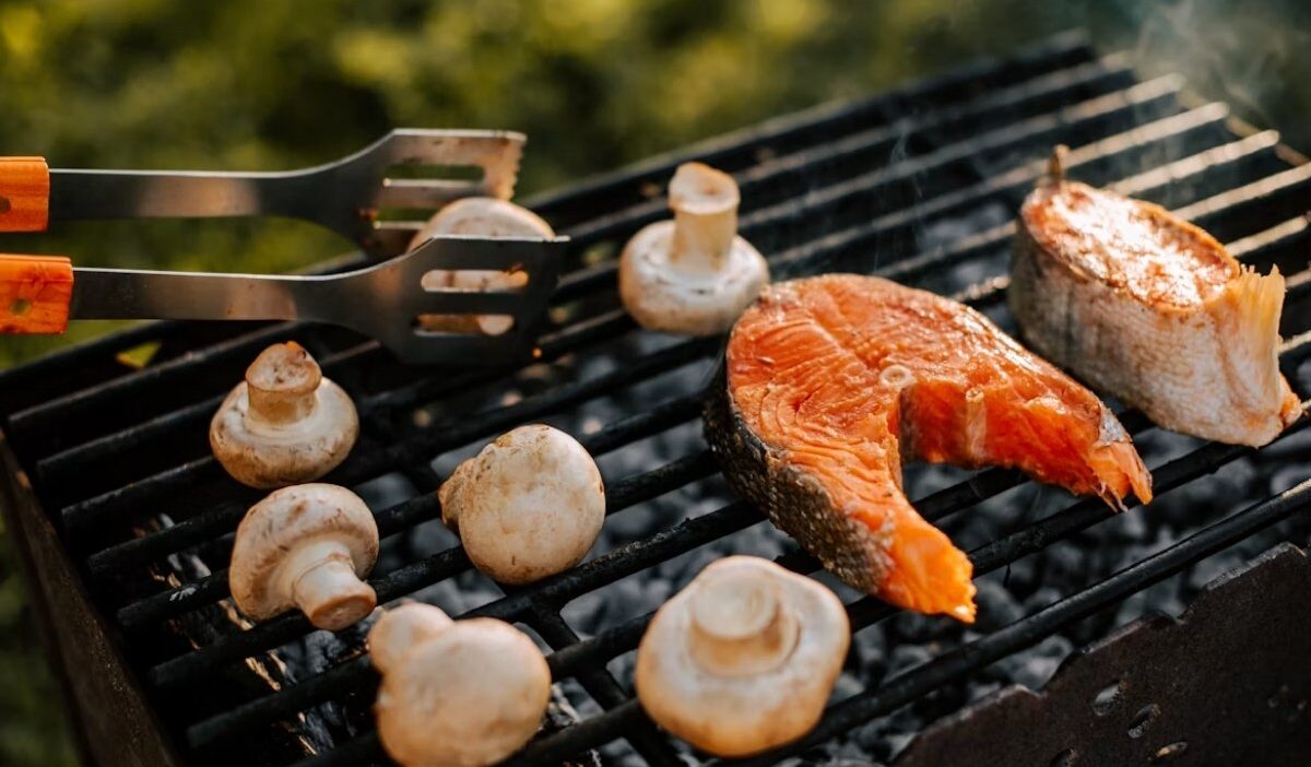 how to cook salmon on the grill with crispy skin, tender flaky flesh