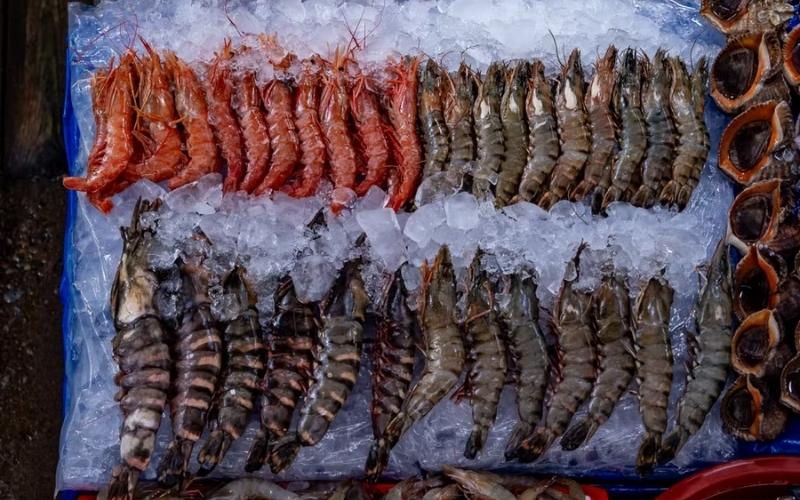 how to grill shrimp by choosing the right shrimp size and type for even cooking and better flavor on the grill
