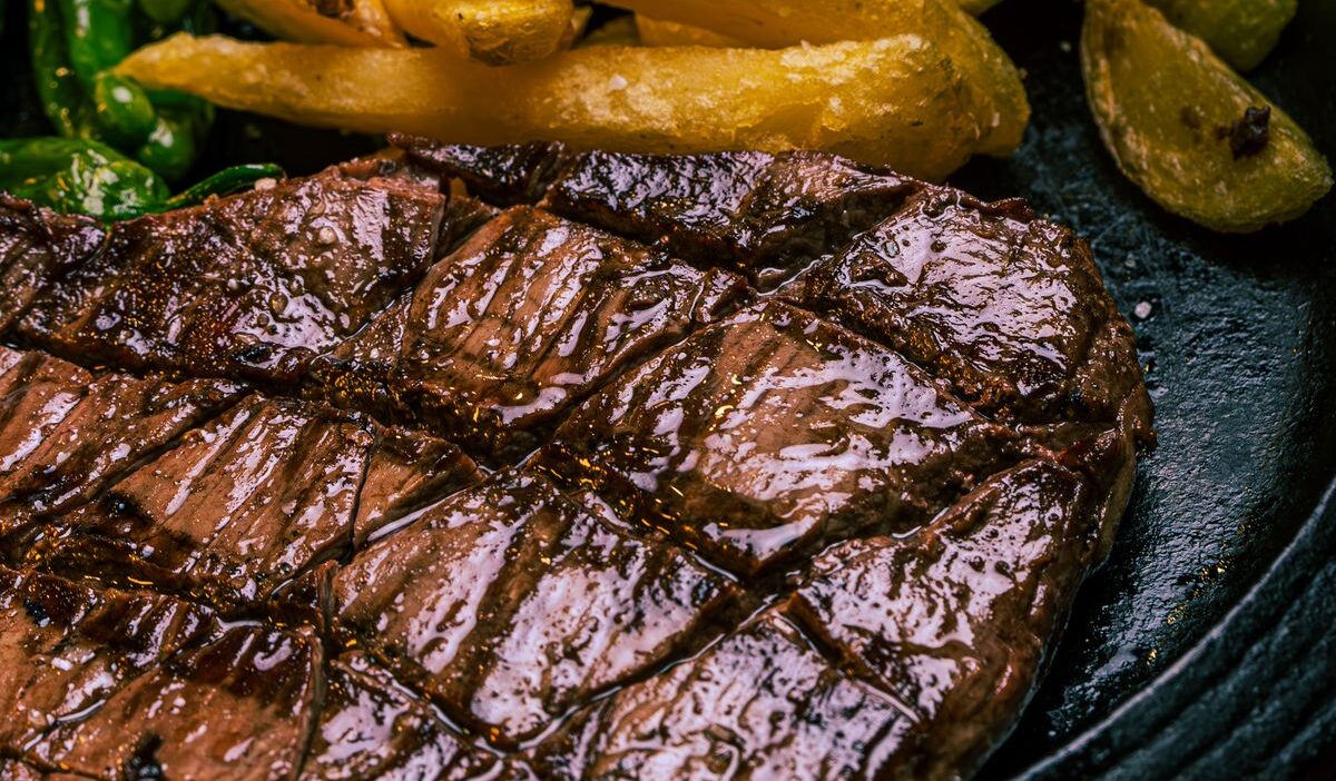 how to grill steak on gas grill