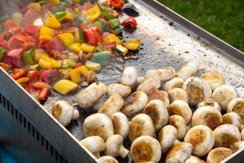 how to clean and season a blackstone grill