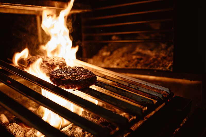 how-long-to-grill-burgers-at-400-by-thickness-and-type