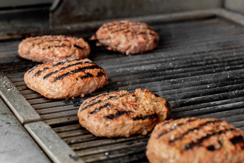 how-long-to-cook-hamburgers-on-grill-by-doneness