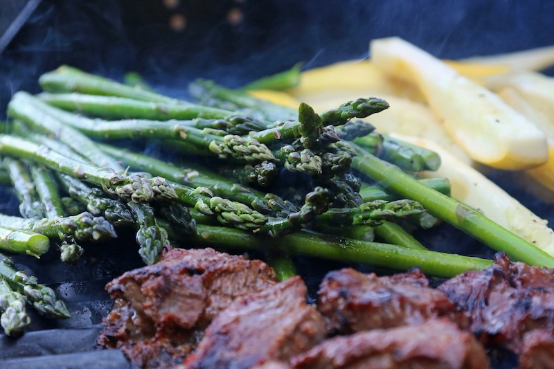 how-to-grill-asparagus-in-foil-step-by-step
