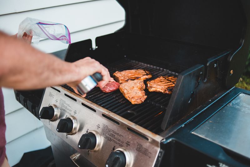 how-to-tell-how-long-to-grill-burgers-on-gas-grill