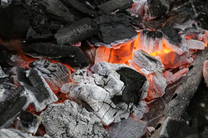 how-to-start-a-charcoal-grill-to-be-ready-for-cooking