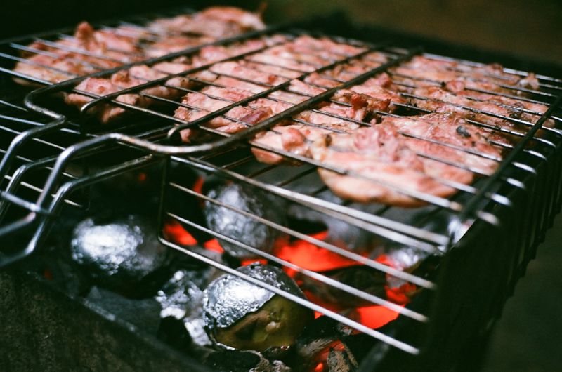 how-to-use-a-charcoal-grill-lighting-and-heating
