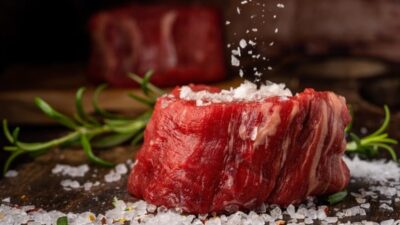 How long to cook filet mignon on the grill for different thicknesses and doneness levels