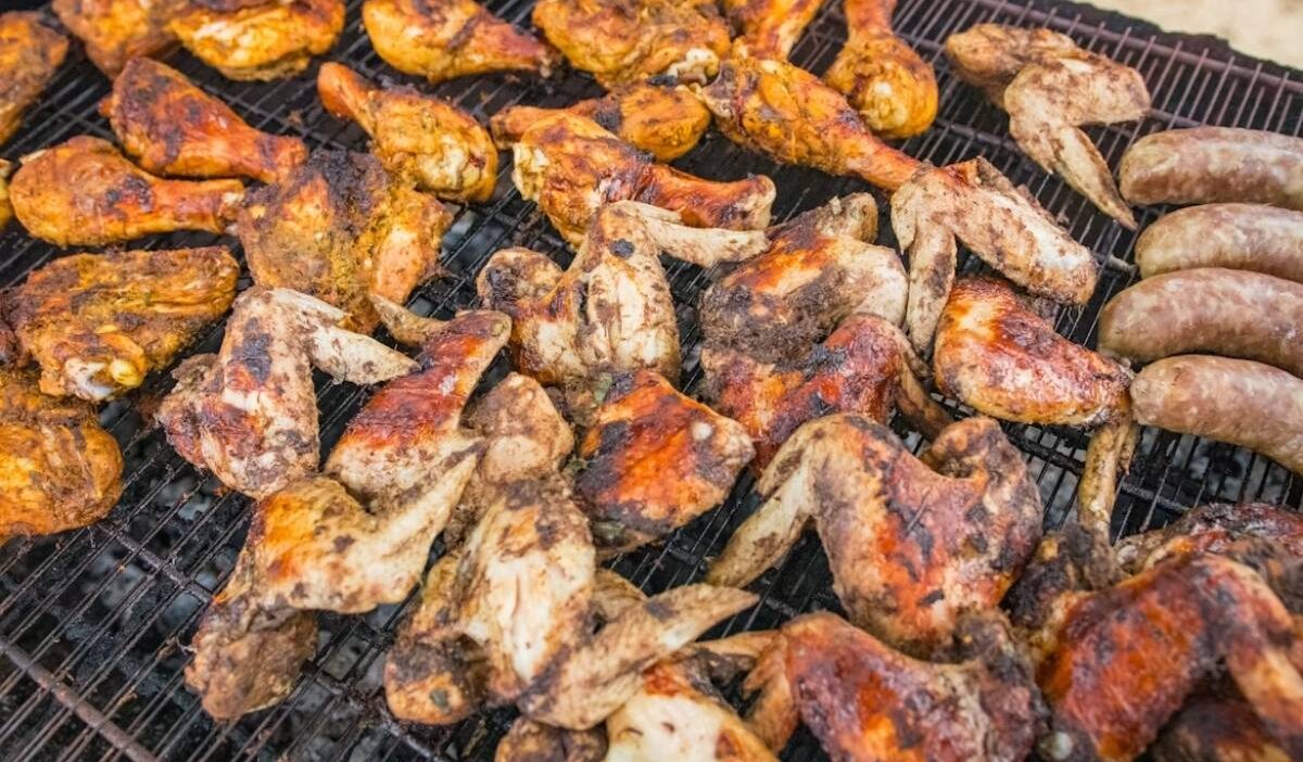 How long to grill chicken thighs bone in for juicy results