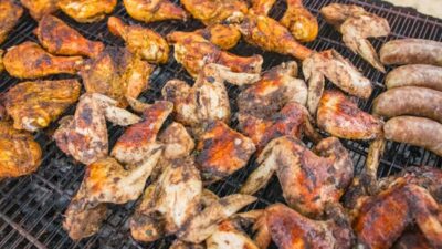 How long to grill chicken thighs bone in for juicy results