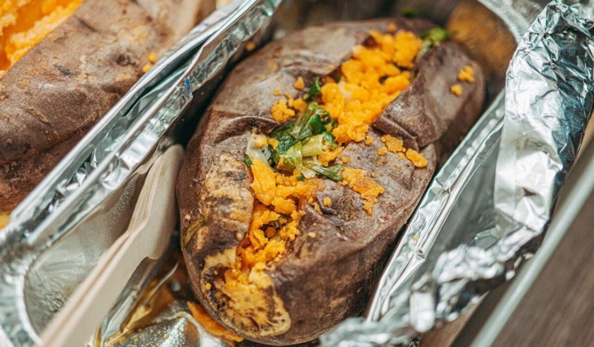 How long to grill potatoes in foil for tender centers and crispy skins with perfect timing