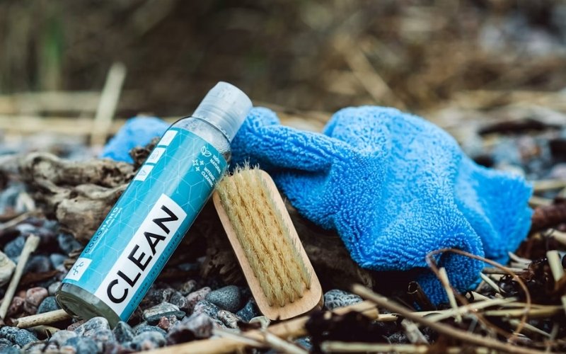How to clean a gas grill with the right cleaning tools