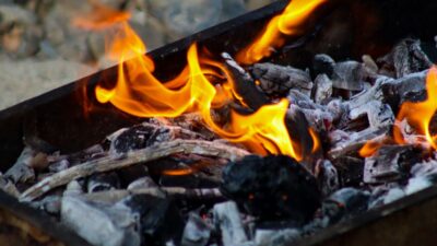 how-to-use-a-charcoal-grill