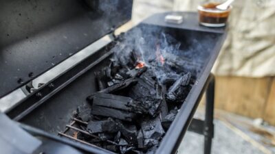 how to put out charcoal grill fire and cool the remaining coals safely