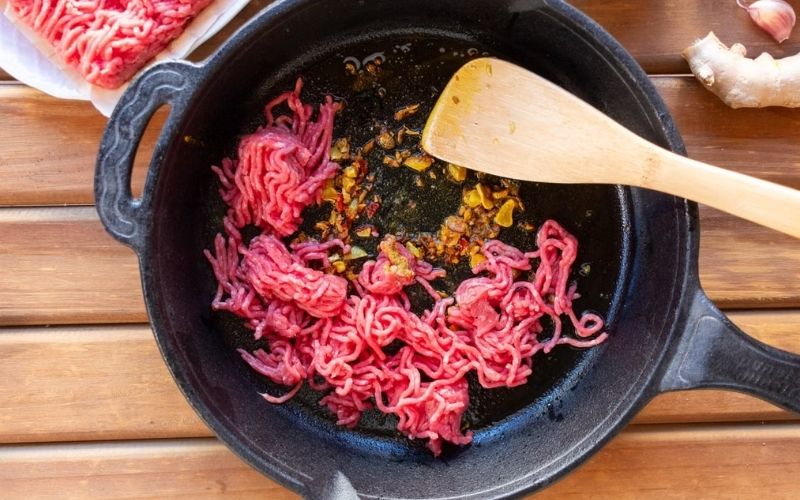 How long does ground beef last in the fridge for raw, cooked, and thawed meat