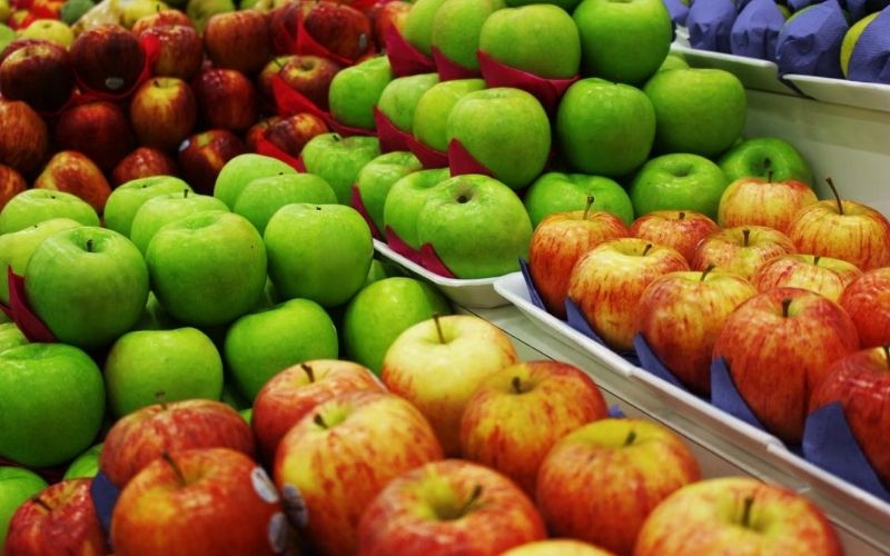 How long do apples last in the fridge based on apple variety and storage life.
